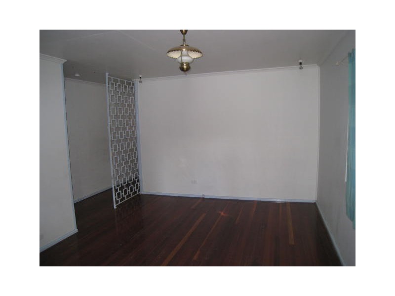 8 Arthur Street, Woodridge QLD 4114