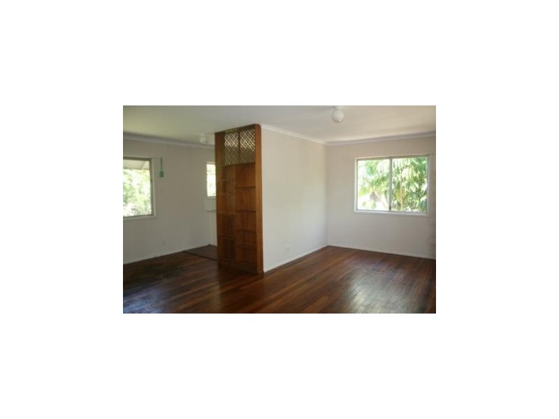 3 Camelia Avenue, Kingston QLD 4114