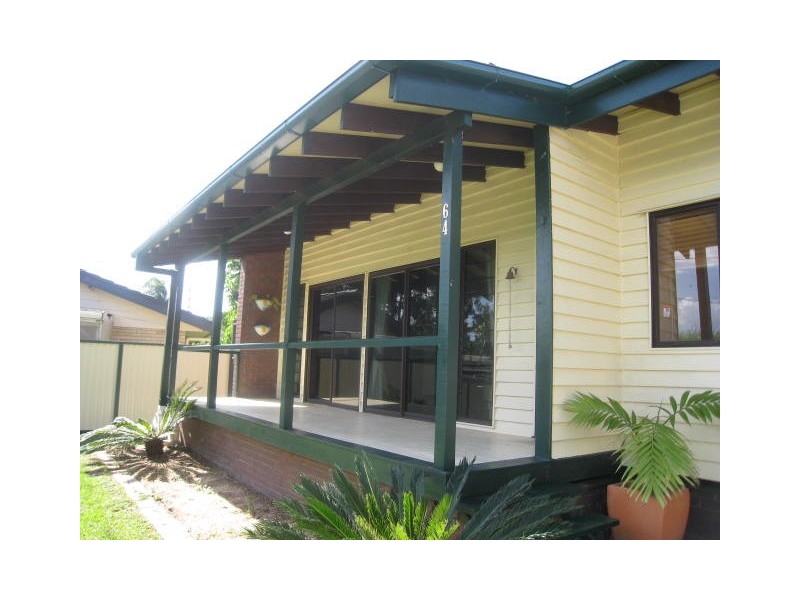 64 Paradise Road, Slacks Creek QLD 4127