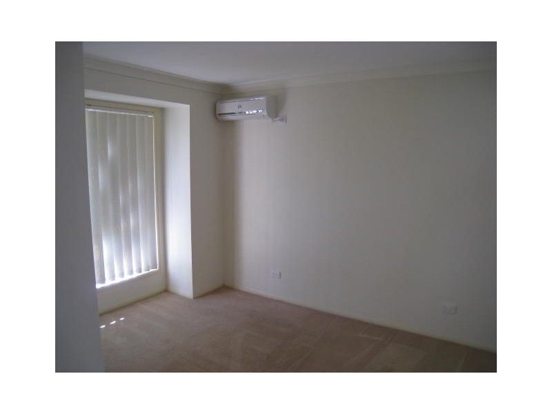 19 Lyrebird Street, Loganlea QLD 4131