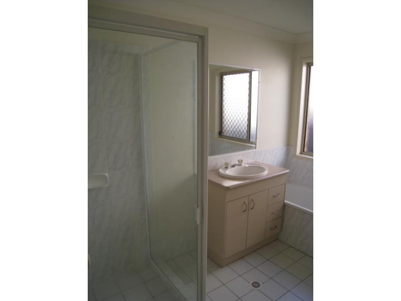 19 Lyrebird Street, Loganlea QLD 4131