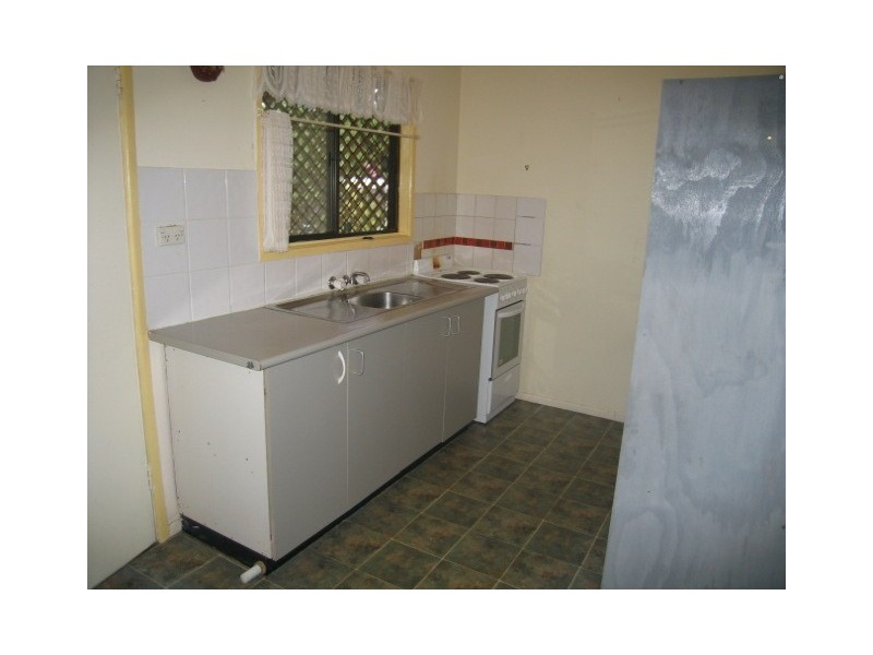 293 Third Avenue, Kingston QLD 4114