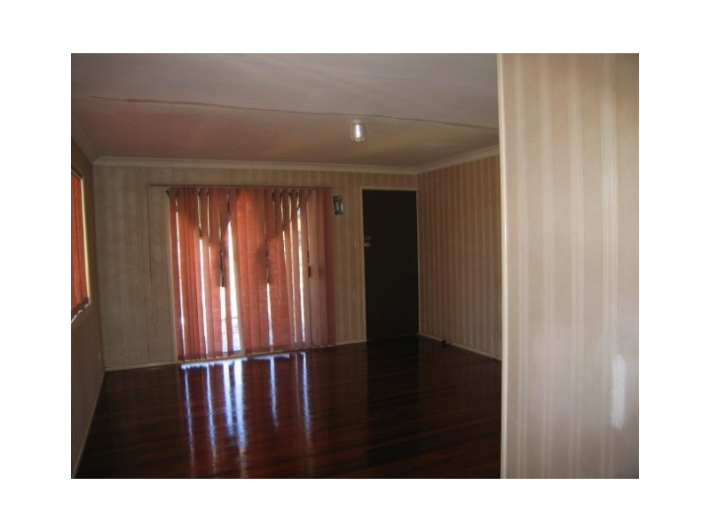 293 Third Avenue, Kingston QLD 4114