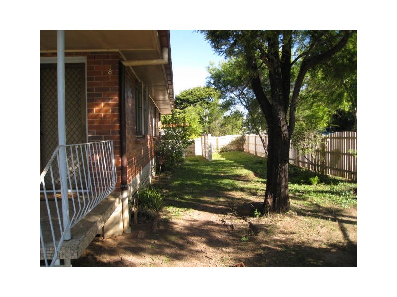 8 Arthur Street, Woodridge QLD 4114