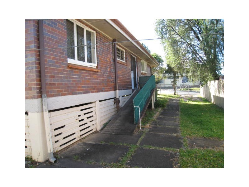 8 Arthur Street, Woodridge QLD 4114