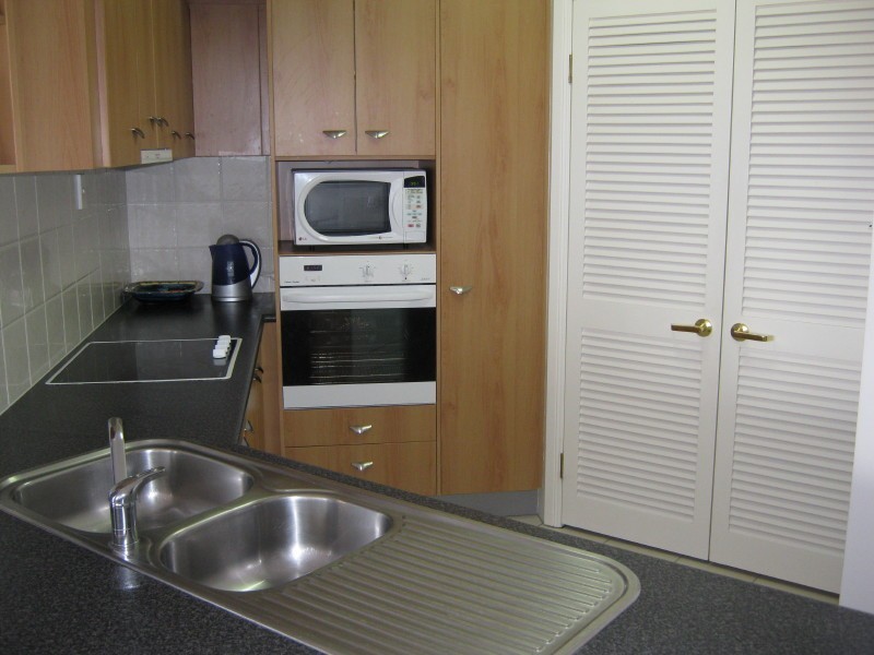 2052/2633 Gold Coast Highway, Broadbeach QLD 4218