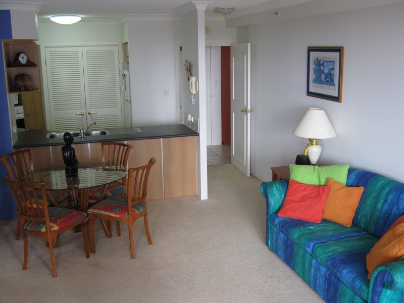 2052/2633 Gold Coast Highway, Broadbeach QLD 4218