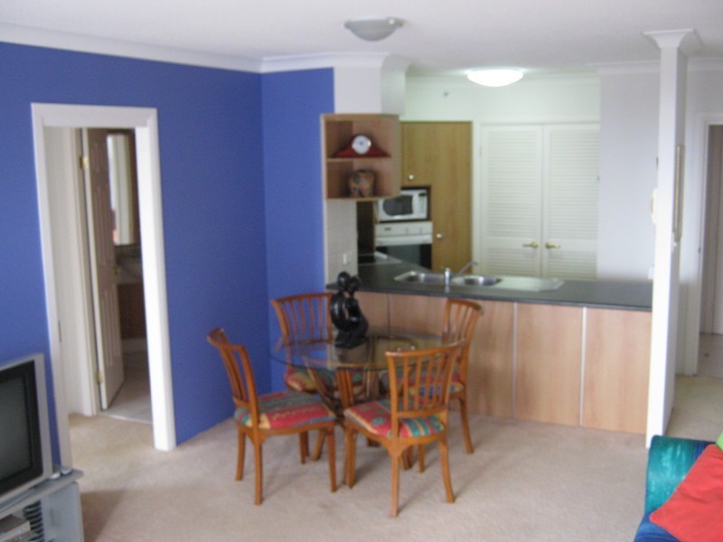 2052/2633 Gold Coast Highway, Broadbeach QLD 4218