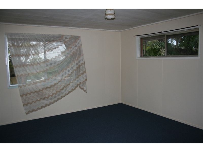 16 Reign Street, Kingston QLD 4114