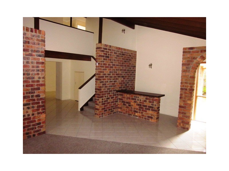 44 Jilbard Drive, Springwood QLD 4127