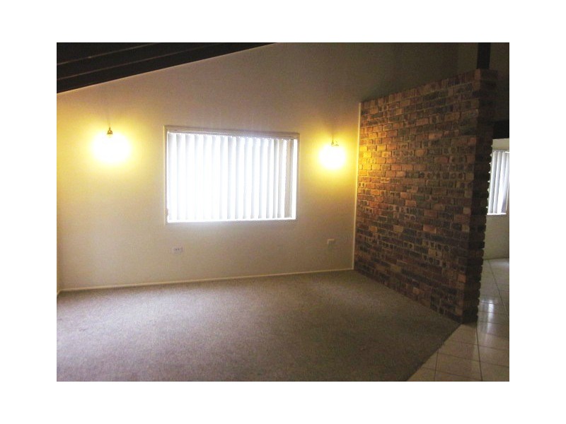 44 Jilbard Drive, Springwood QLD 4127