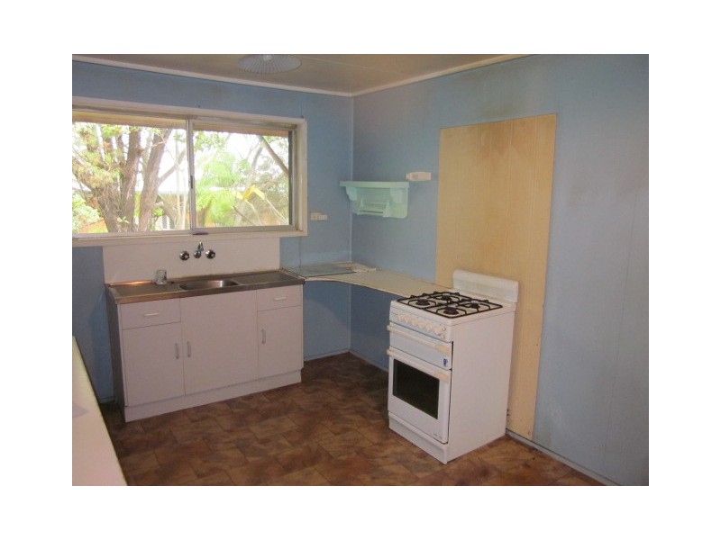 16 Reign Street, Kingston QLD 4114