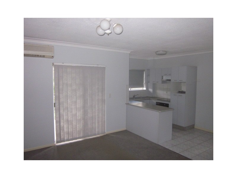 1  /  34 PEMBROKE ROAD, Coorparoo QLD 4151