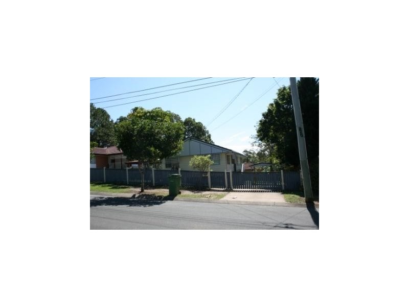 11 Esplen Street, Kingston QLD 4114