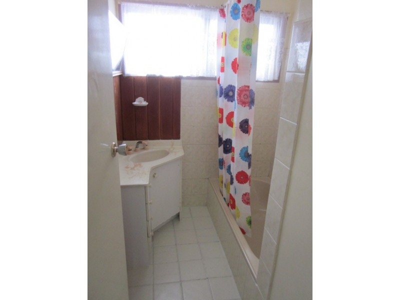 58 Clare Road, Kingston QLD 4114