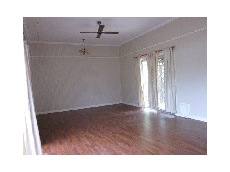 38 Winifred Street, Kingston QLD 4114