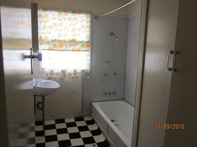 6 Lawson Street, Woodridge QLD 4114