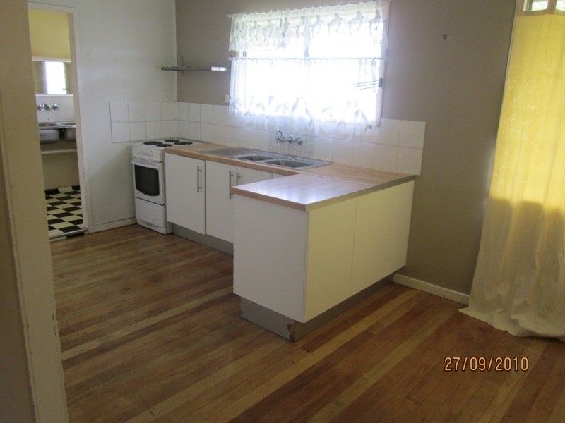 6 Lawson Street, Woodridge QLD 4114