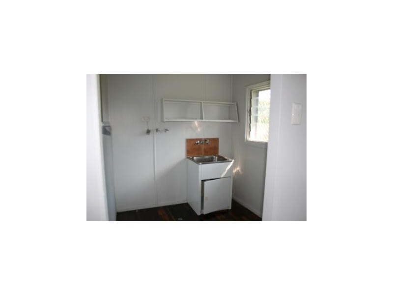 27 Madison Street, Woodridge QLD 4114