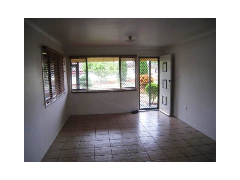 25 Southern Cross Avenue, Darra QLD 4076