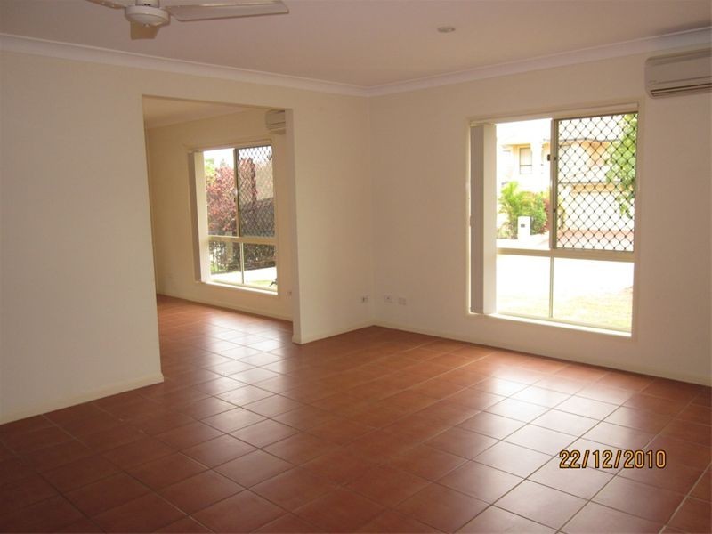 63 White Cedar Circuit, Stretton QLD 4116