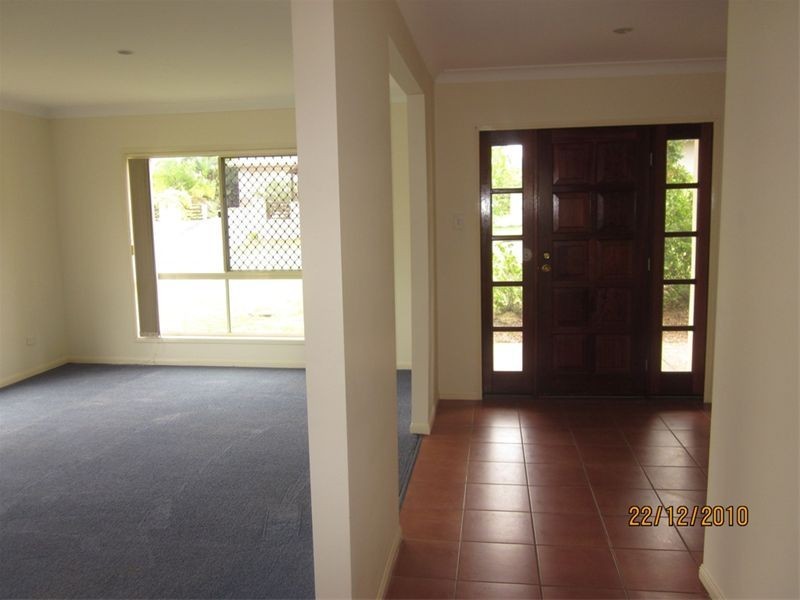 63 White Cedar Circuit, Stretton QLD 4116