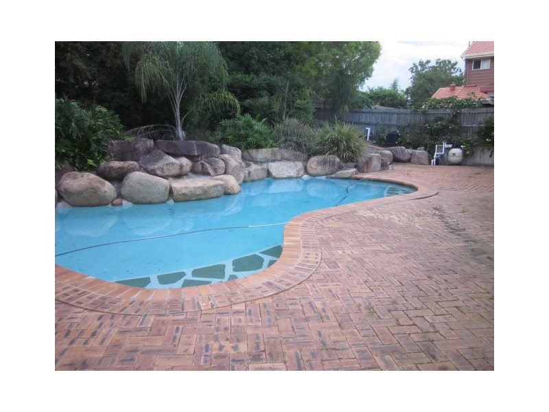 3 HOOVER COURT, Stretton QLD 4116