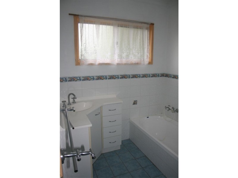 124 Bardon Road, Kingston QLD 4114