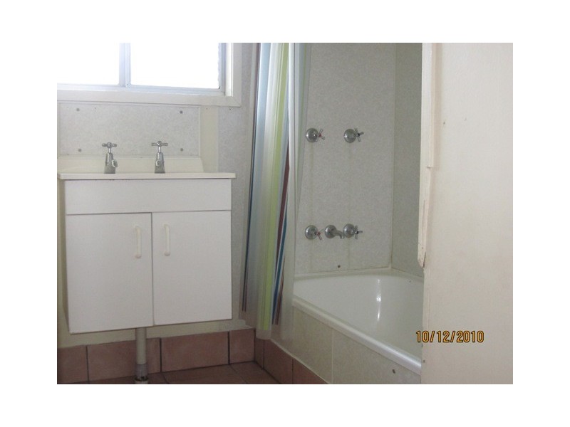 58 Queens Road, Kingston QLD 4114