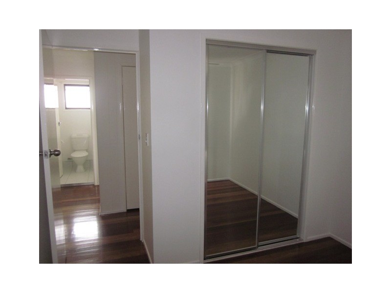 135 BARBARALLA DRIVE, Springwood QLD 4127