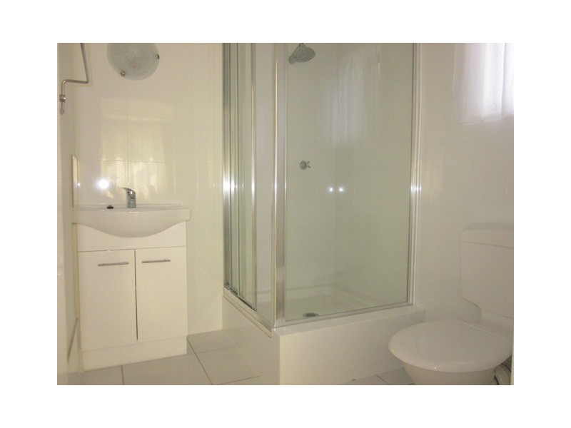 135 BARBARALLA DRIVE, Springwood QLD 4127