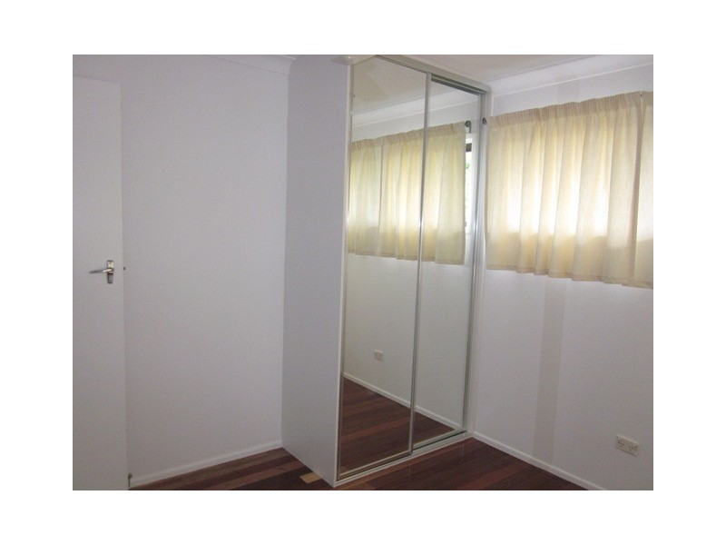 135 BARBARALLA DRIVE, Springwood QLD 4127
