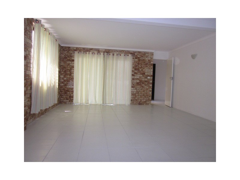 135 BARBARALLA DRIVE, Springwood QLD 4127