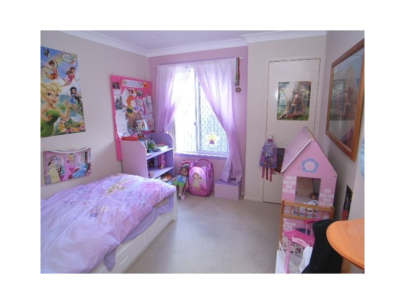 15 Buttercup Close, Meadowbrook QLD 4131