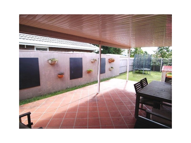 15 Buttercup Close, Meadowbrook QLD 4131