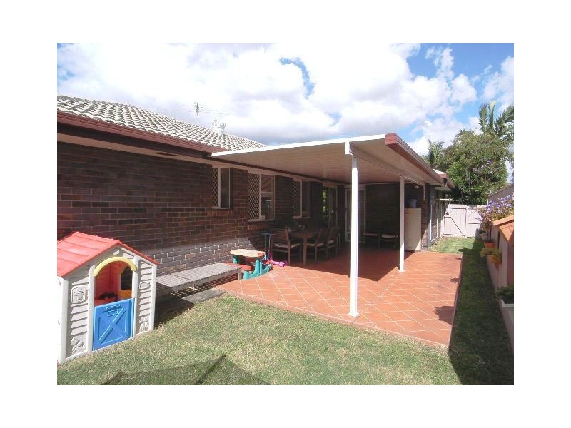 15 Buttercup Close, Meadowbrook QLD 4131