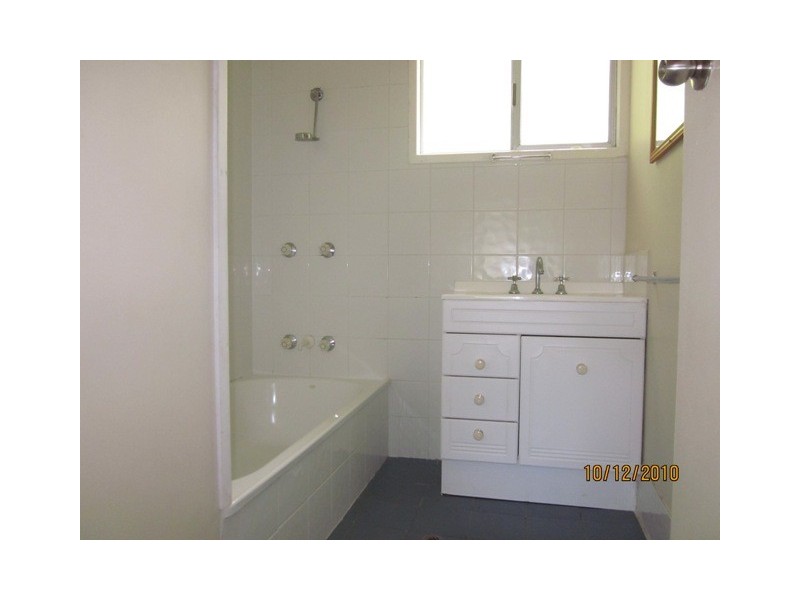 74 Mayes Avenue, Kingston QLD 4114