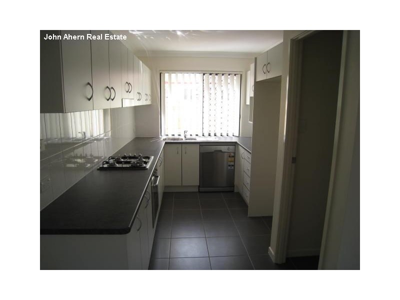 1/47 Queens Road, Kingston QLD 4114