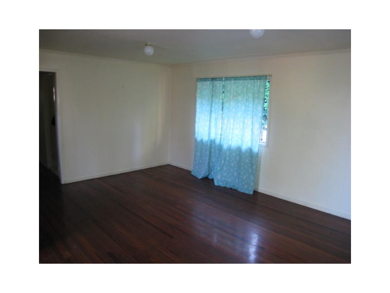 6 Perth Street, Kingston QLD 4114