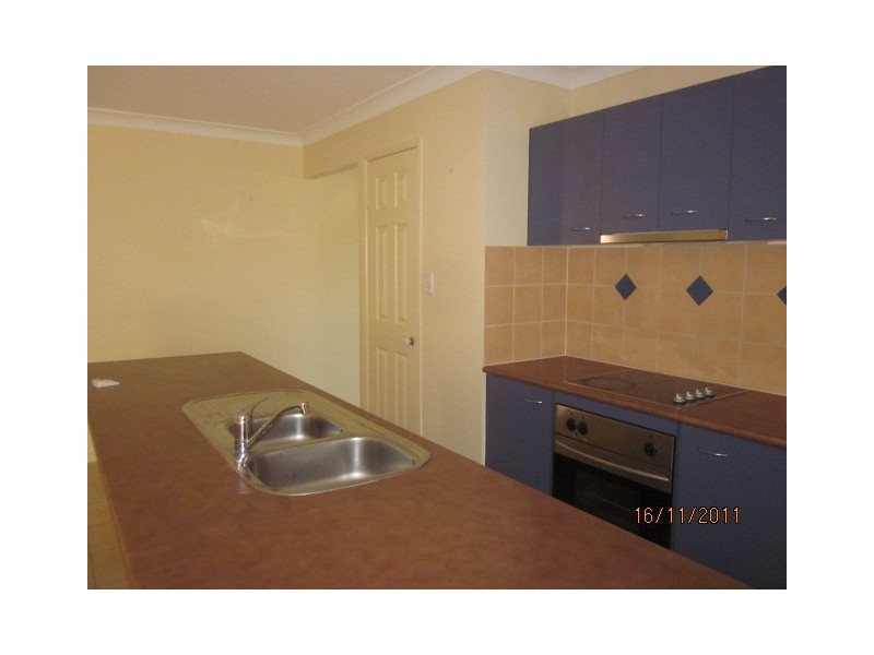 92 Watarrka Drive, Parkinson QLD 4115