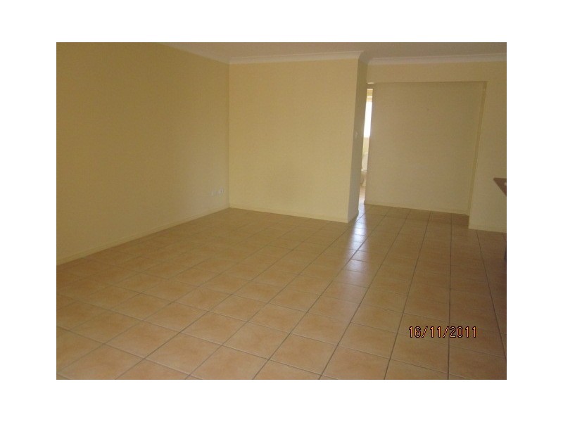 92 Watarrka Drive, Parkinson QLD 4115