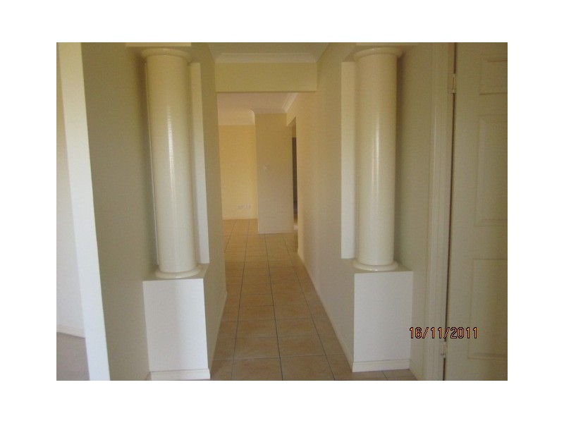 92 Watarrka Drive, Parkinson QLD 4115