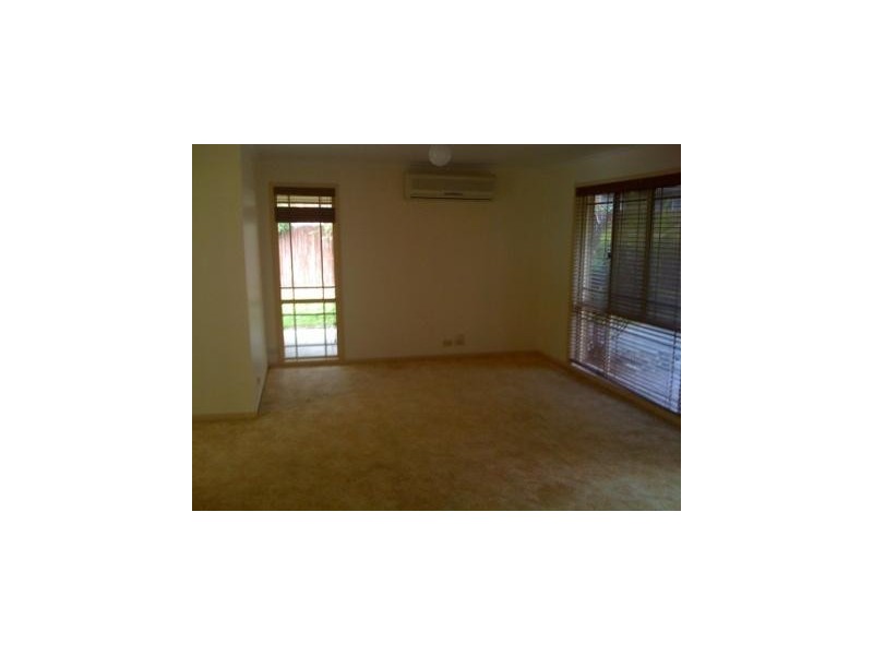 8 Warren Court, Loganlea QLD 4131