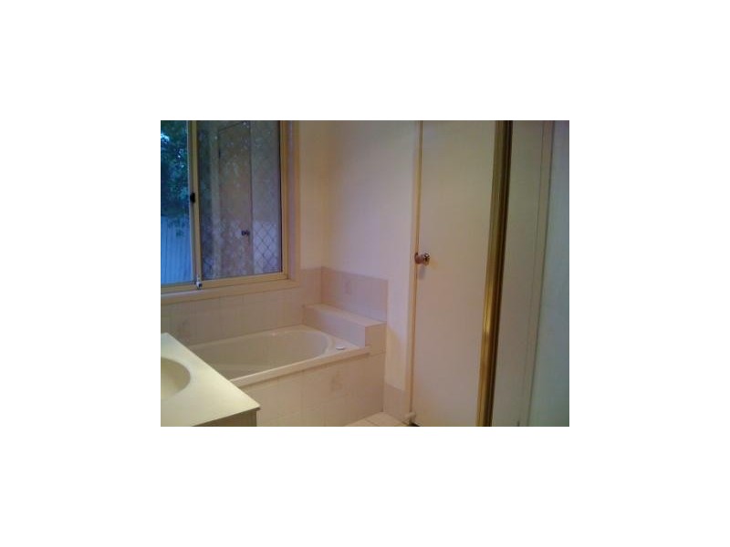 8 Warren Court, Loganlea QLD 4131