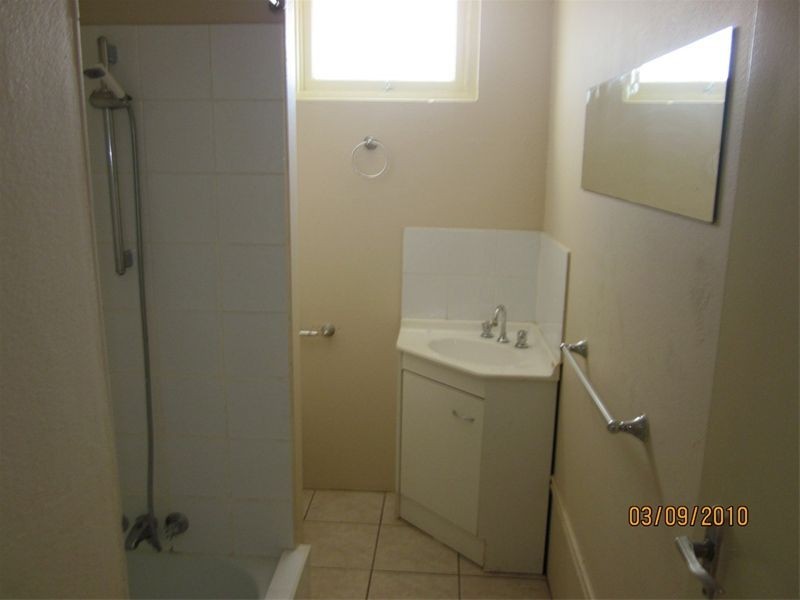 2/84 Railway Parade, Woodridge QLD 4114