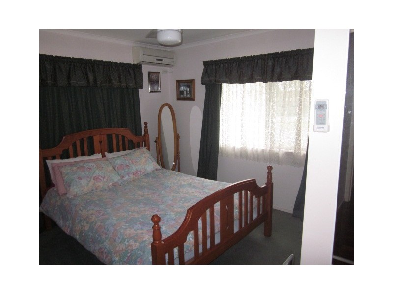 13 Rowan Street, Slacks Creek QLD 4127
