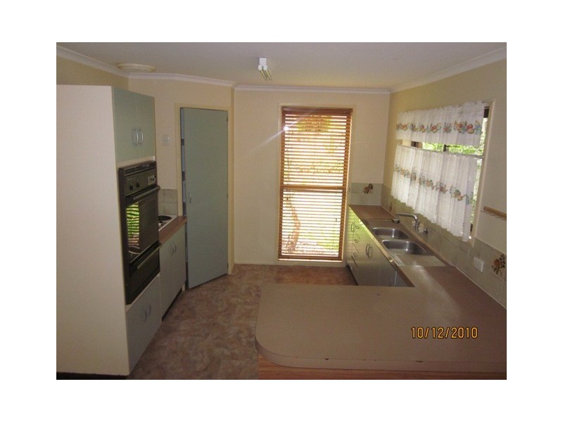 8 Juanita Grove, Springwood QLD 4127