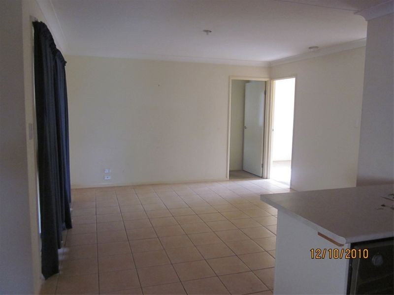 16 Apsley Crescent, Parkinson QLD 4115