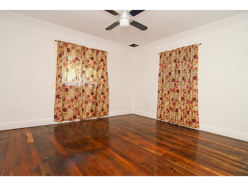 5 Elizabeth Street, Woodridge QLD 4114