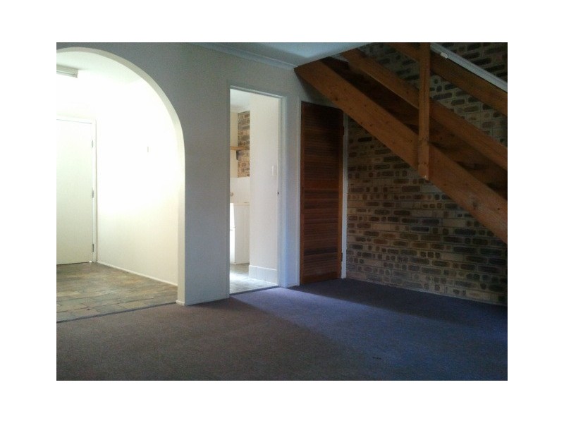 8/31 North Road, Woodridge QLD 4114